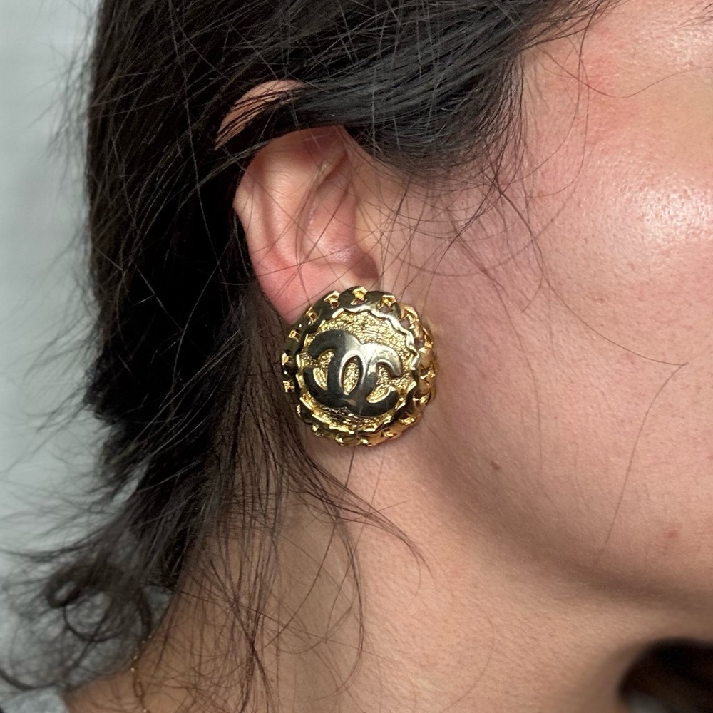 CC CHANNEL STYLE Vintage Clip on vintage old Money rope button style Earrings